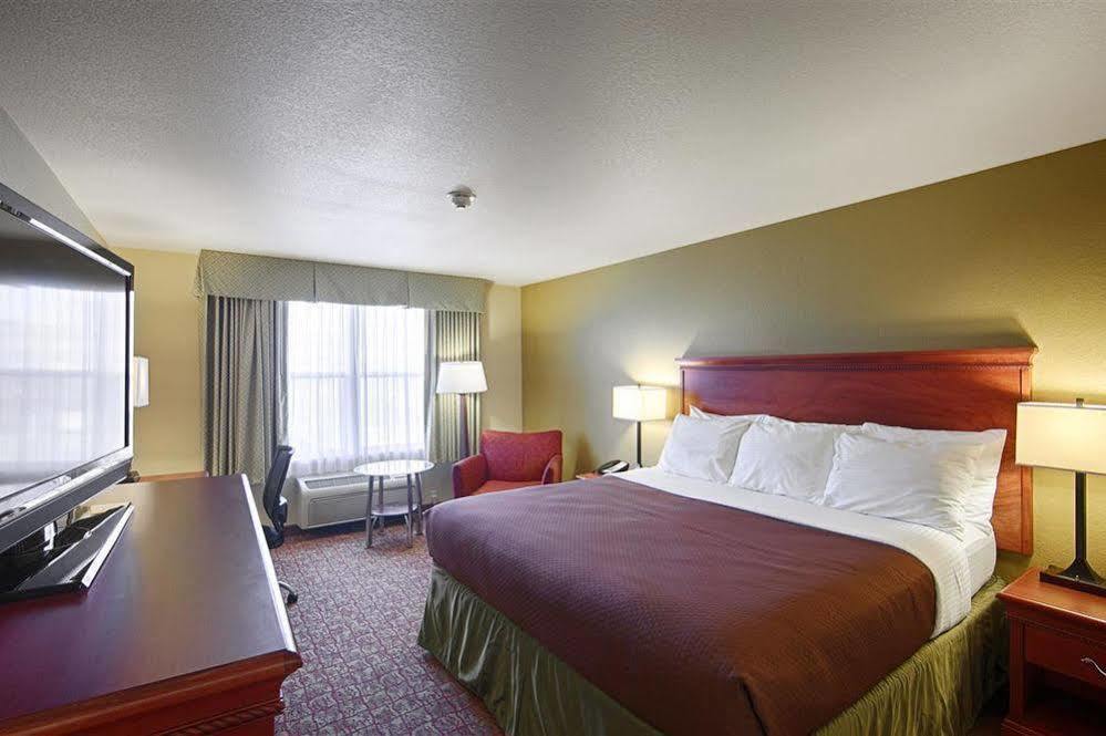 Badlands Inn & Suites Dickinson Εξωτερικό φωτογραφία
