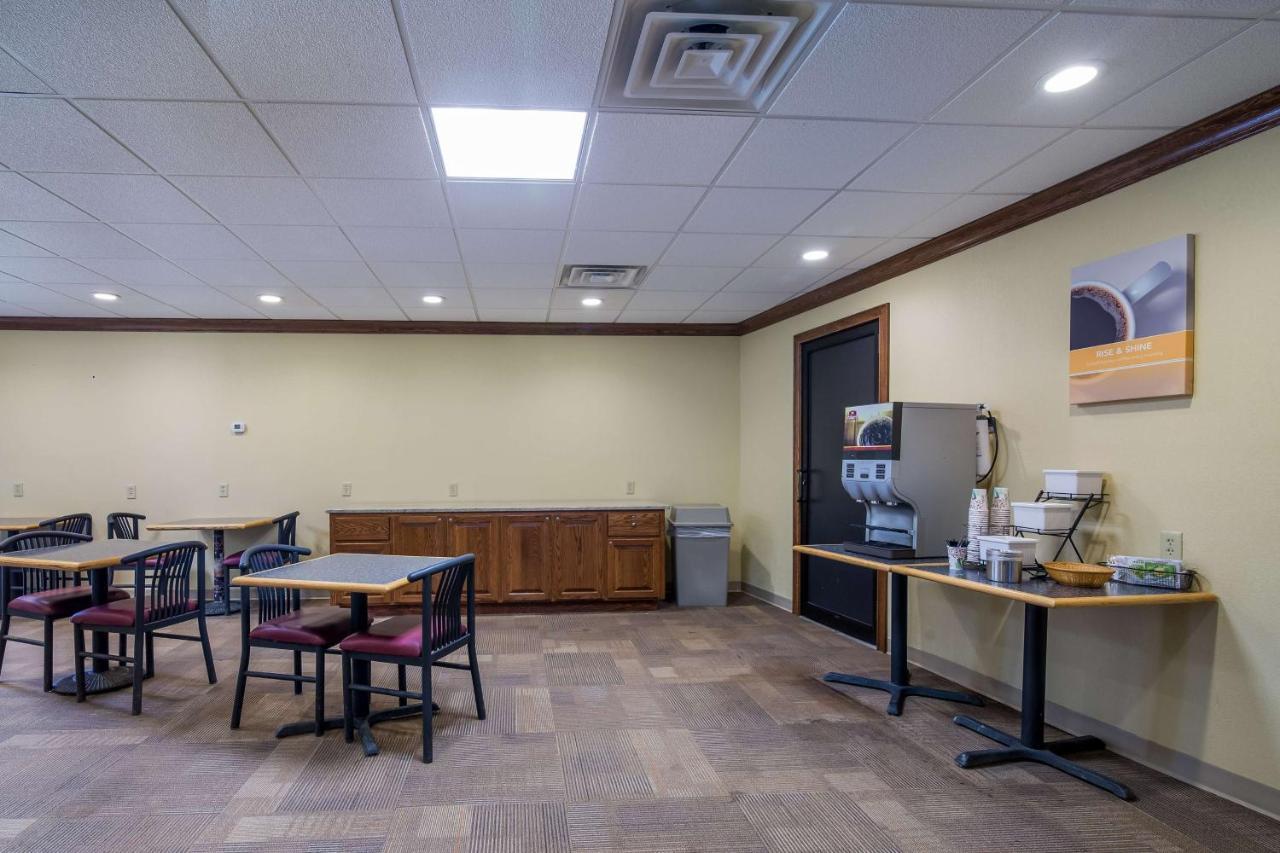 Badlands Inn & Suites Dickinson Εξωτερικό φωτογραφία